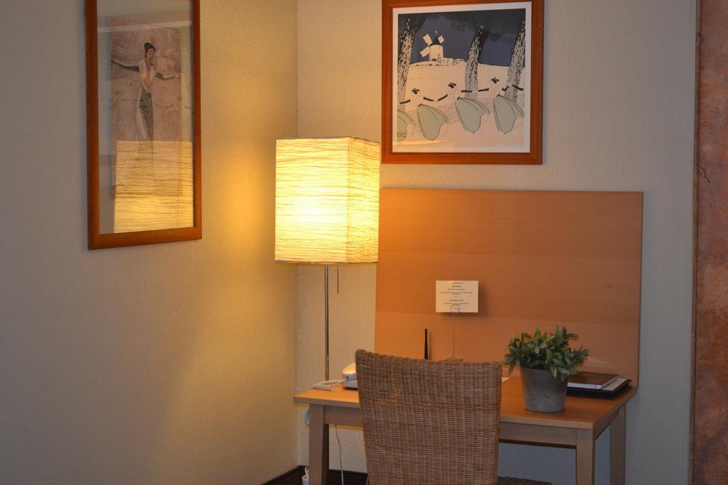 Saint Ferreol Hotel Marseille Room photo